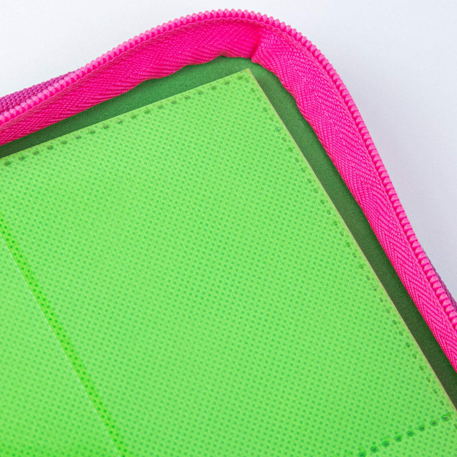 Element Series Zip-up Side-loading Card Binders